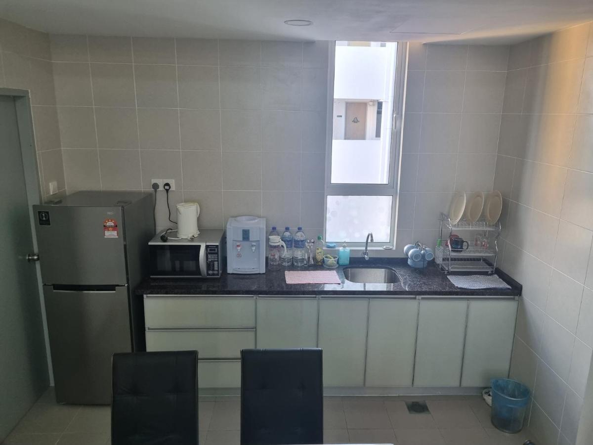 Seaside Haven Homestay Seaview Unit With Pool Opposite Ktcc & Mayang Mall - Pangsapuri Ladang Tanjung 瓜拉丁加奴 外观 照片