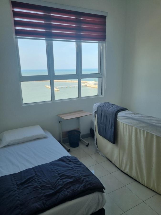 Seaside Haven Homestay Seaview Unit With Pool Opposite Ktcc & Mayang Mall - Pangsapuri Ladang Tanjung 瓜拉丁加奴 外观 照片