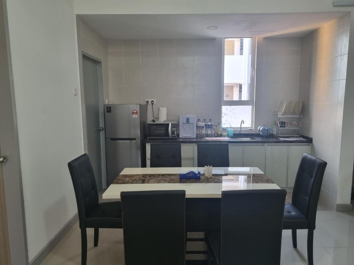 Seaside Haven Homestay Seaview Unit With Pool Opposite Ktcc & Mayang Mall - Pangsapuri Ladang Tanjung 瓜拉丁加奴 外观 照片