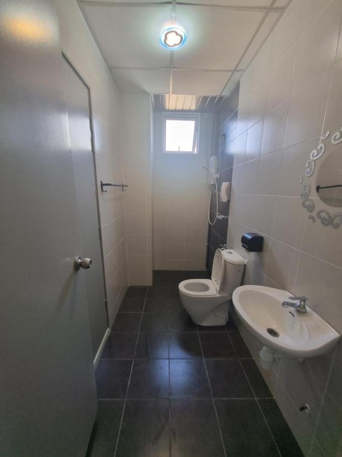 Seaside Haven Homestay Seaview Unit With Pool Opposite Ktcc & Mayang Mall - Pangsapuri Ladang Tanjung 瓜拉丁加奴 外观 照片