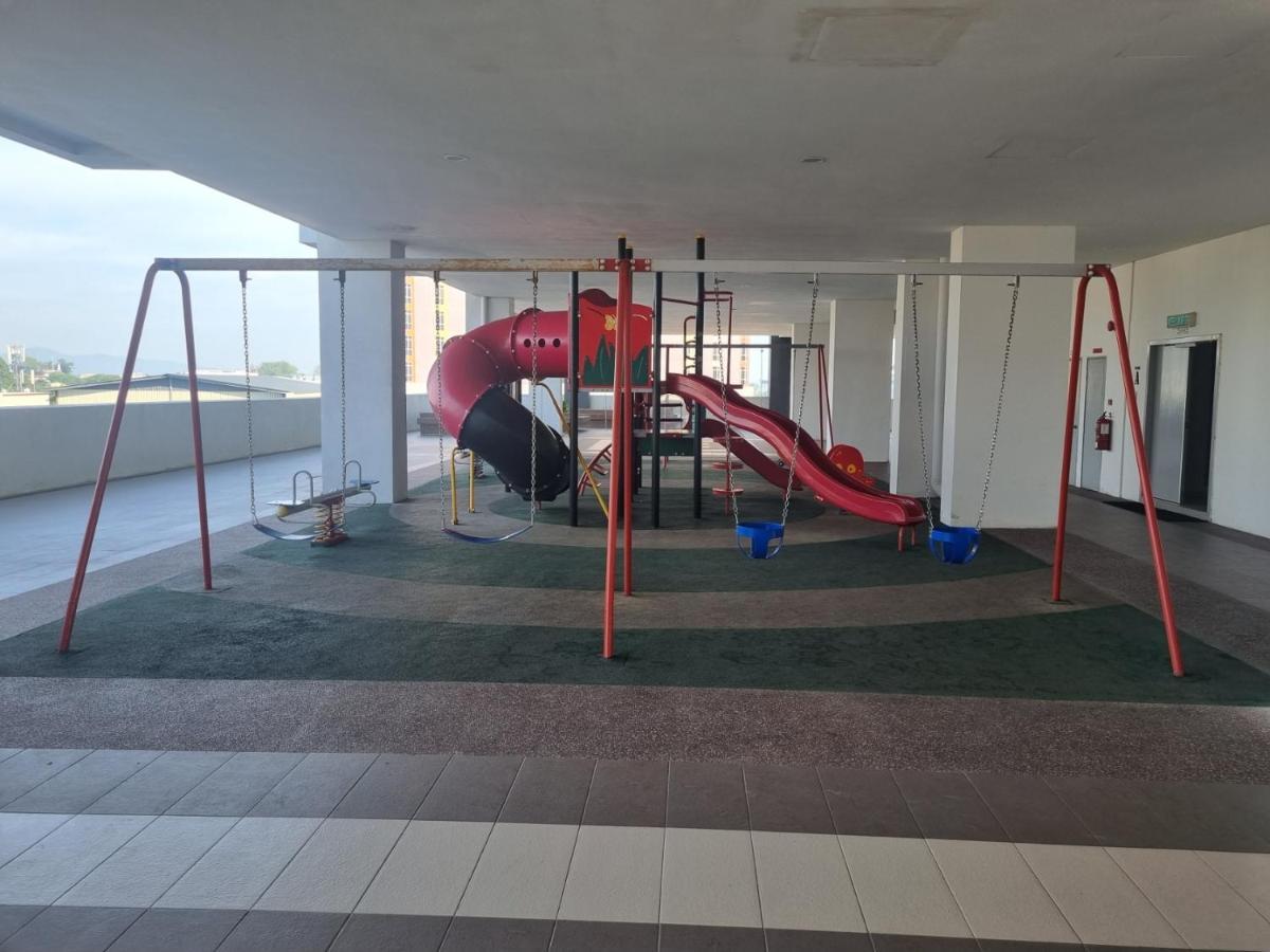 Seaside Haven Homestay Seaview Unit With Pool Opposite Ktcc & Mayang Mall - Pangsapuri Ladang Tanjung 瓜拉丁加奴 外观 照片