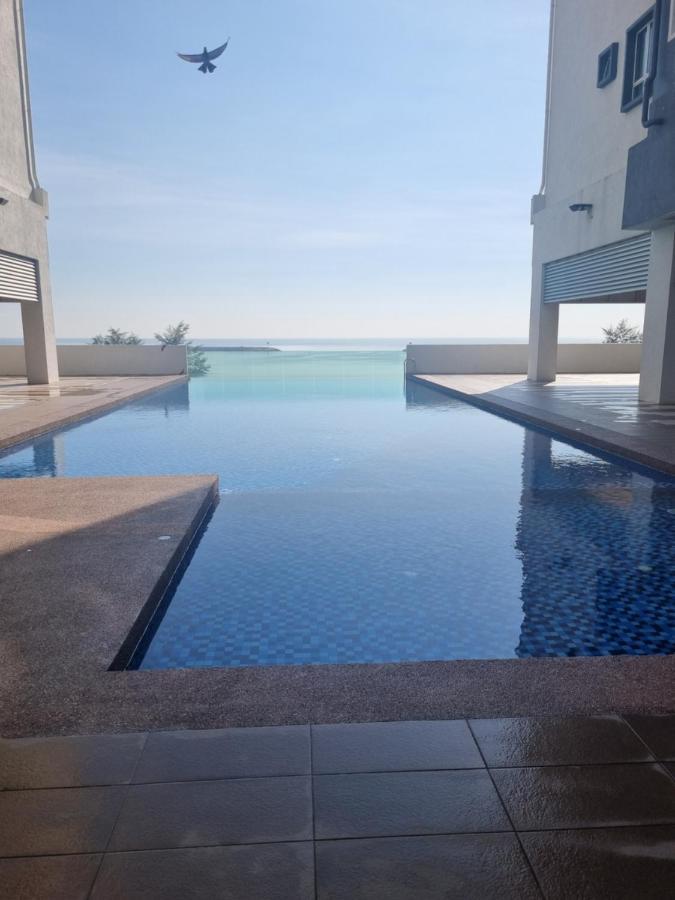 Seaside Haven Homestay Seaview Unit With Pool Opposite Ktcc & Mayang Mall - Pangsapuri Ladang Tanjung 瓜拉丁加奴 外观 照片
